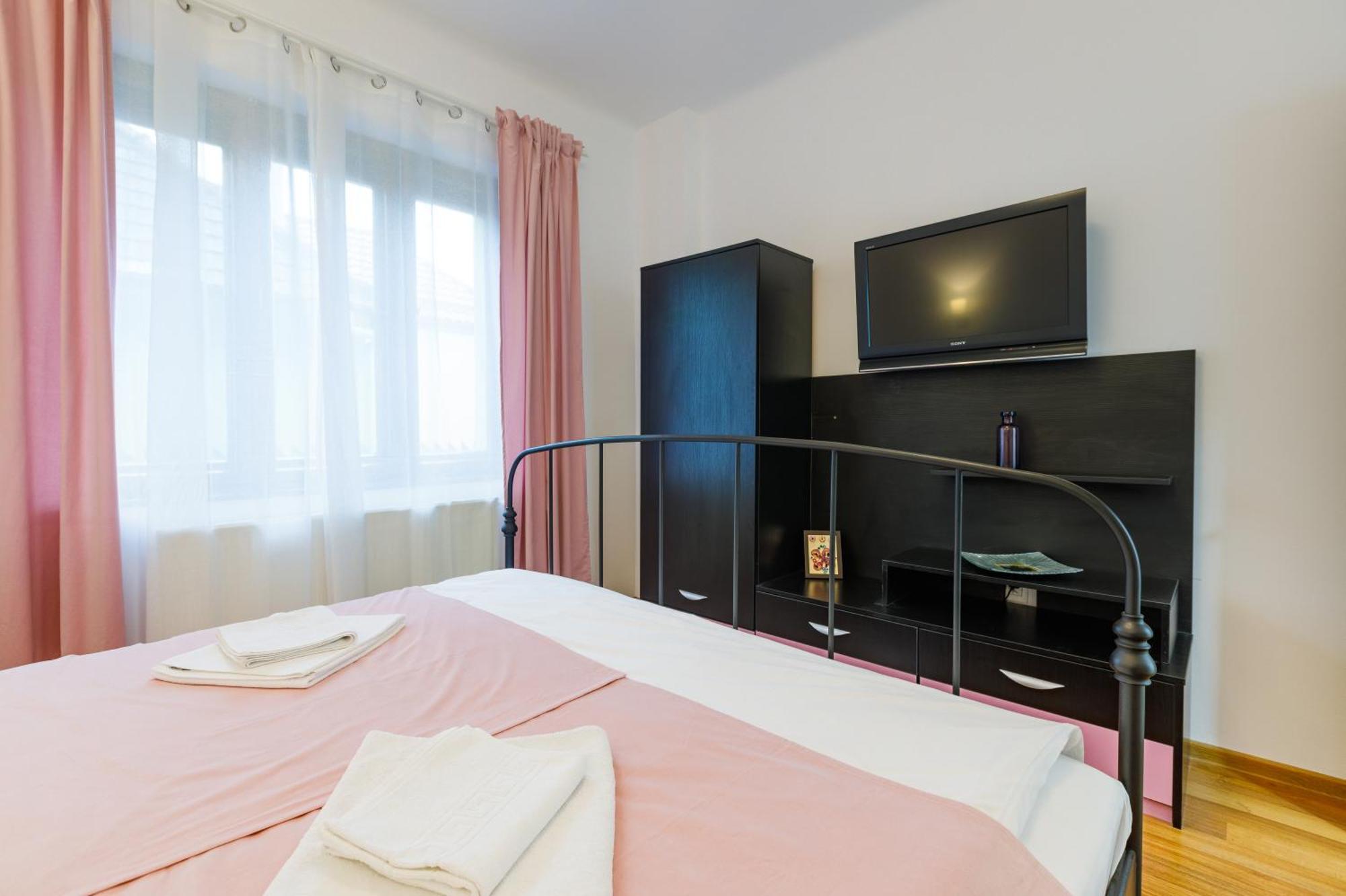 Apartament Modern Braşov Extérieur photo